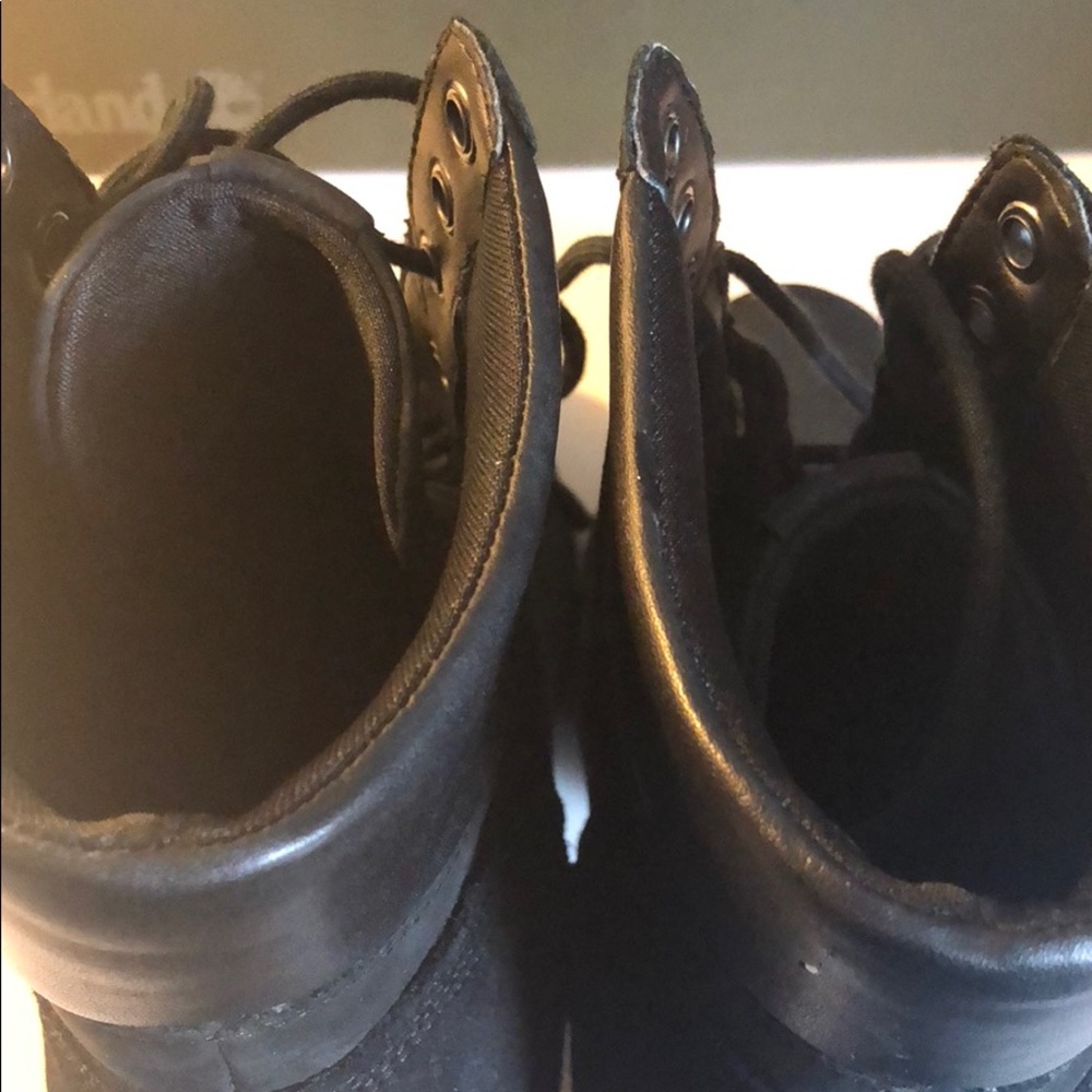 Boots - Picture 5 of 5